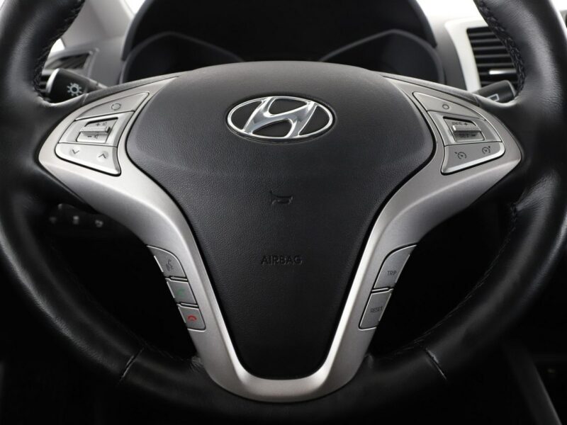 Hyundai ix20 lift grzane fotele navi klima-auto PDC tempomat Bluetooth