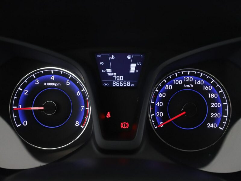 Hyundai ix20 lift grzane fotele navi klima-auto PDC tempomat Bluetooth
