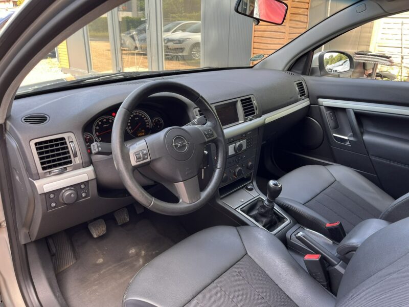 Opel Vectra 1.8 1WŁ Skóry ALu Climatronic Navi Tempomat Stan BDB BEzwypadk Opłacon C (2002-2008)