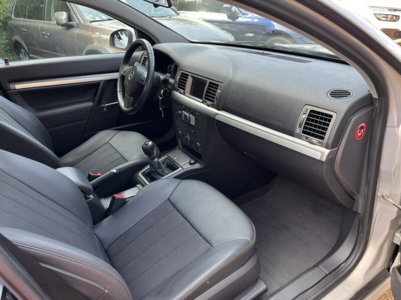 Opel Vectra 1.8 1WŁ Skóry ALu Climatronic Navi Tempomat Stan BDB BEzwypadk Opłacon C (2002-2008)