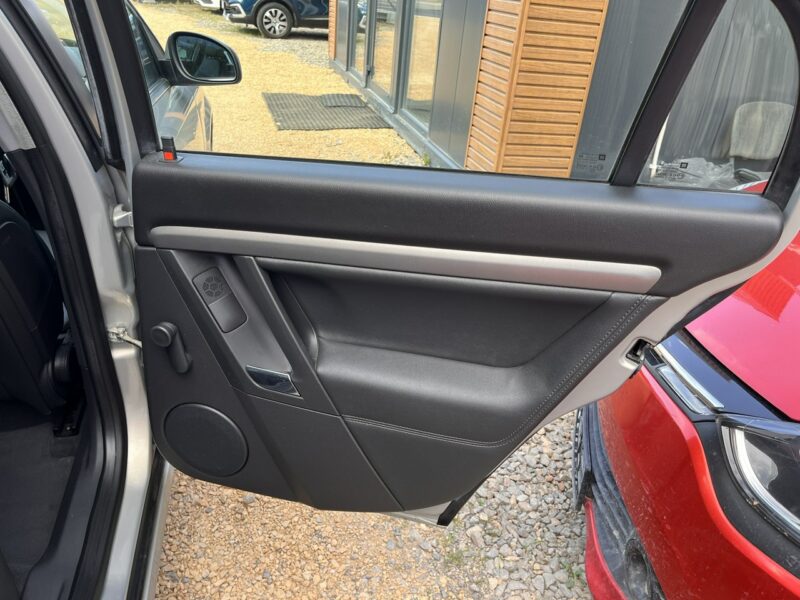 Opel Vectra 1.8 1WŁ Skóry ALu Climatronic Navi Tempomat Stan BDB BEzwypadk Opłacon C (2002-2008)