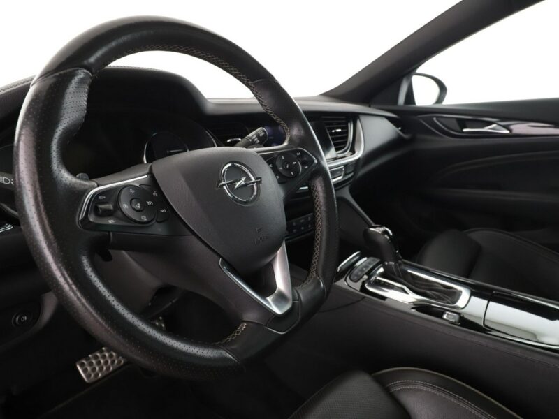 Opel Insignia 4X4 GSI Navi Panorama Klimatyzacja Podgrzewane wentylowane fotele Kame B (2017-)