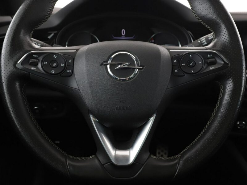 Opel Insignia 4X4 GSI Navi Panorama Klimatyzacja Podgrzewane wentylowane fotele Kame B (2017-)