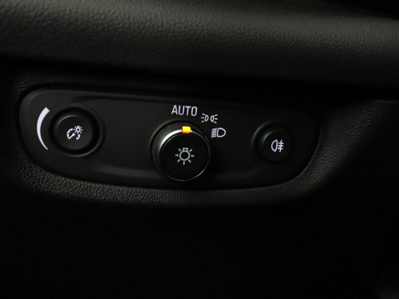 Opel Insignia 4X4 GSI Navi Panorama Klimatyzacja Podgrzewane wentylowane fotele Kame B (2017-)