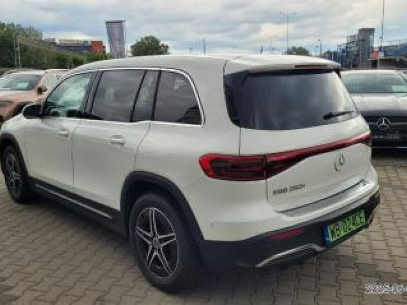 Mercedes EQB
