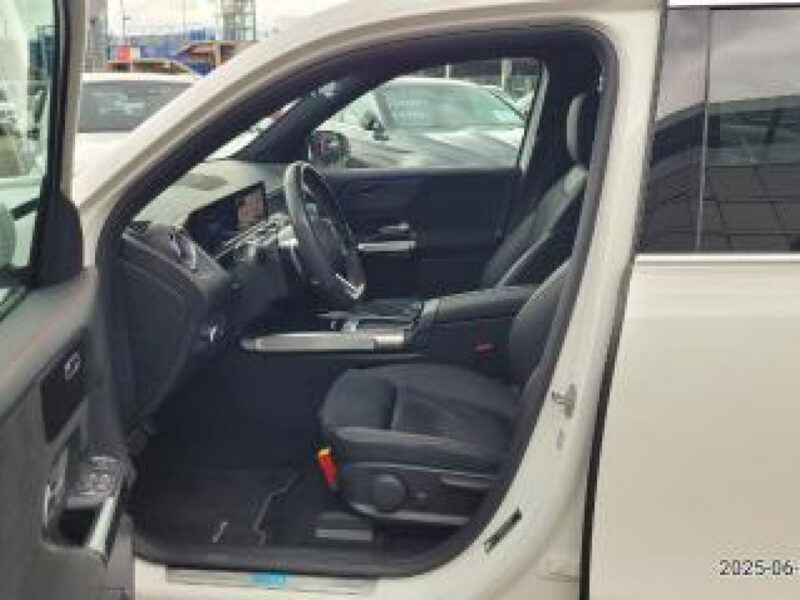 Mercedes EQB