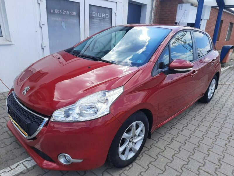 Peugeot 208