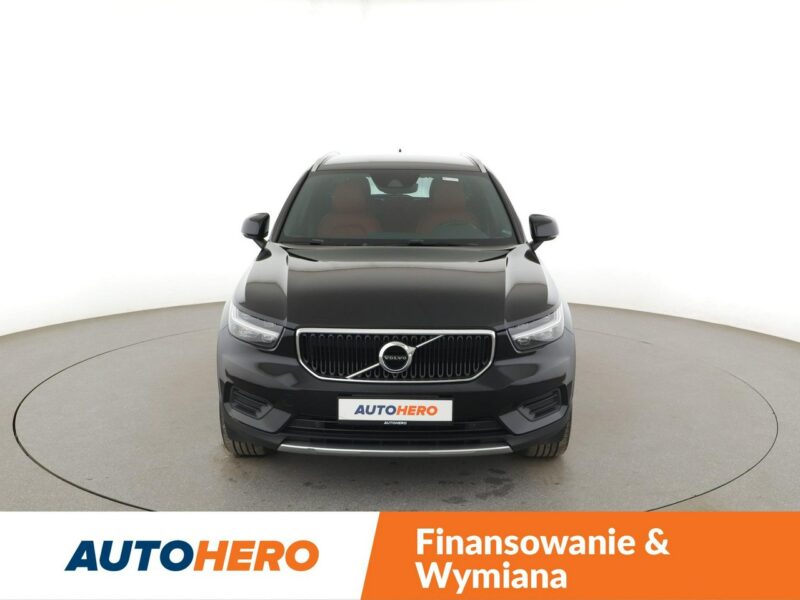 Volvo XC 40 FV23% full LED skóra klima auto el fotele czujniki parkowania