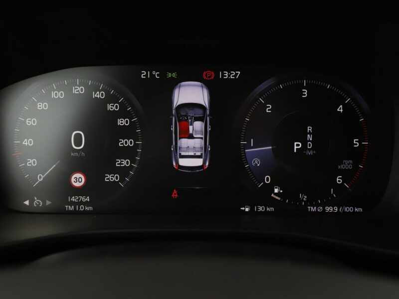 Volvo XC 40 FV23% full LED skóra klima auto el fotele czujniki parkowania