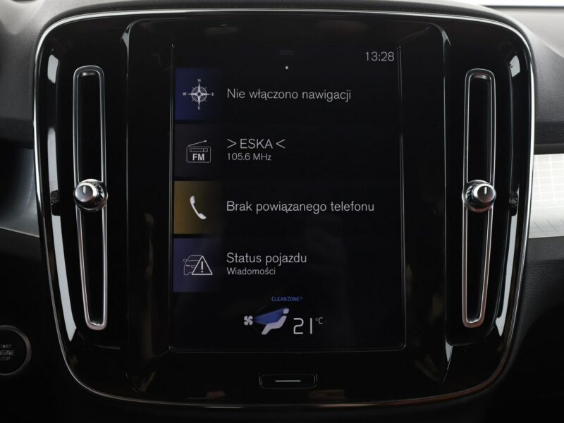 Volvo XC 40 FV23% full LED skóra klima auto el fotele czujniki parkowania