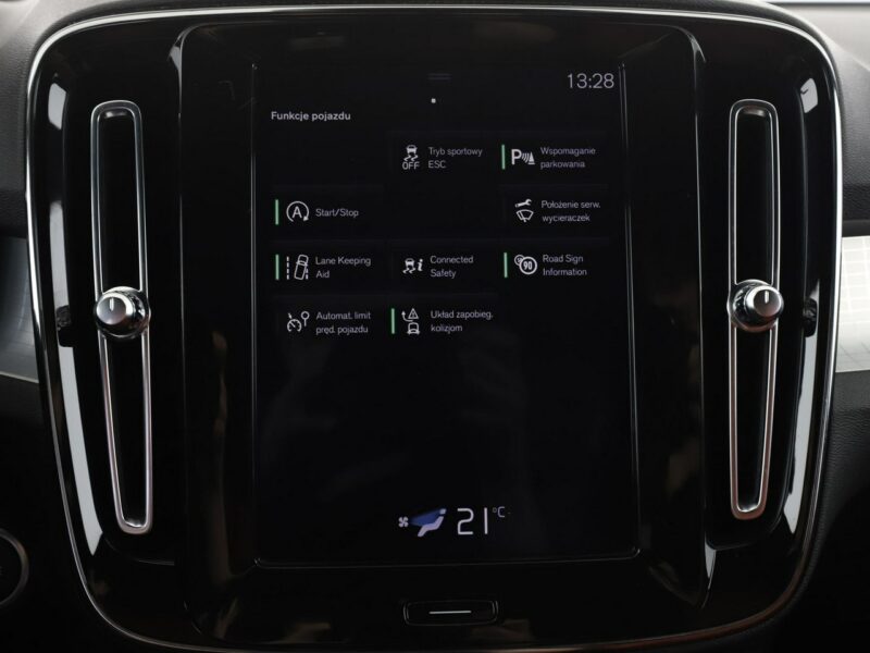 Volvo XC 40 FV23% full LED skóra klima auto el fotele czujniki parkowania