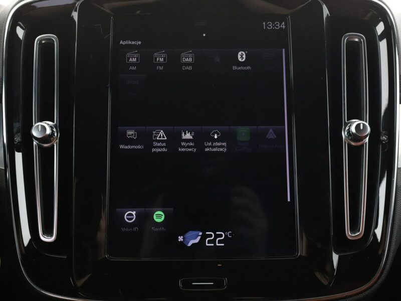 Volvo XC 40 FV23% full LED skóra klima auto el fotele czujniki parkowania