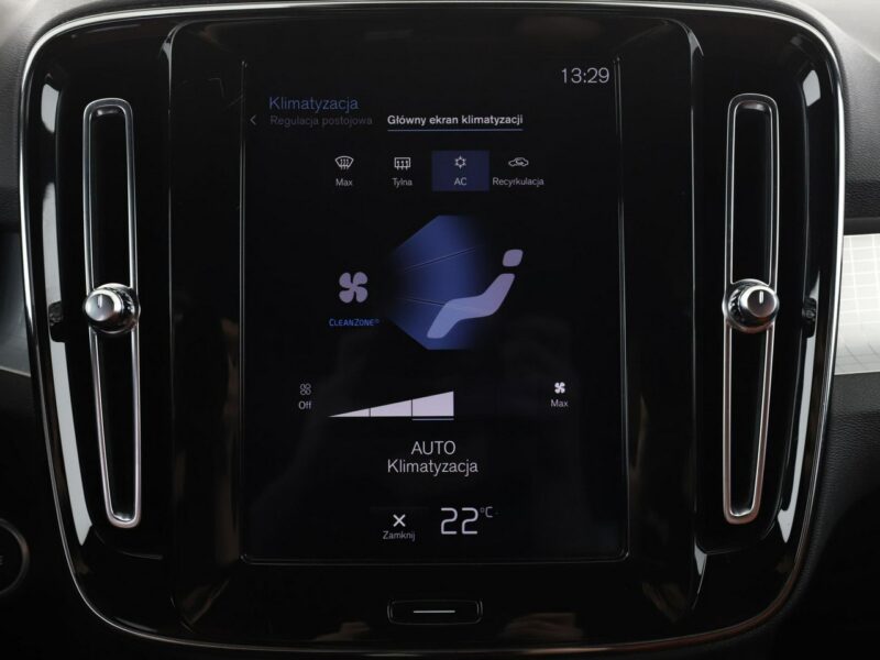 Volvo XC 40 FV23% full LED skóra klima auto el fotele czujniki parkowania