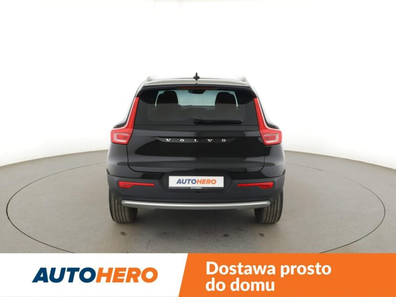 Volvo XC 40 FV23% full LED skóra klima auto el fotele czujniki parkowania