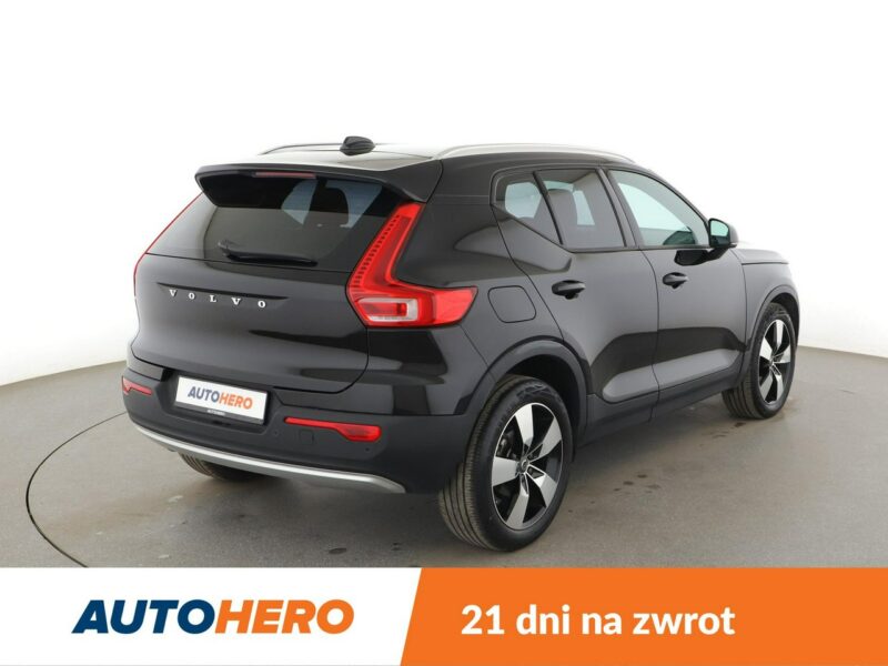 Volvo XC 40 FV23% full LED skóra klima auto el fotele czujniki parkowania