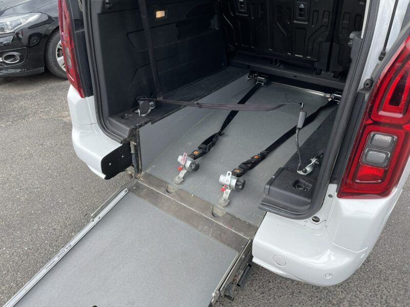 Opel Combo Life Combo Life Maxi Niepełnosprawnych inwalida rampa PFRON Model 2020 2018-