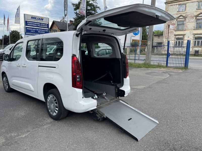 Opel Combo Life Combo Life Maxi Niepełnosprawnych inwalida rampa PFRON Model 2020 2018-