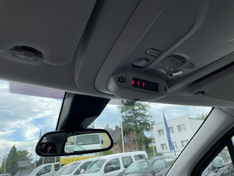 Opel Combo Life Combo Life Maxi Niepełnosprawnych inwalida rampa PFRON Model 2020 2018-