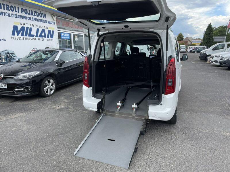 Opel Combo Life Combo Life Maxi Niepełnosprawnych inwalida rampa PFRON Model 2020 2018-
