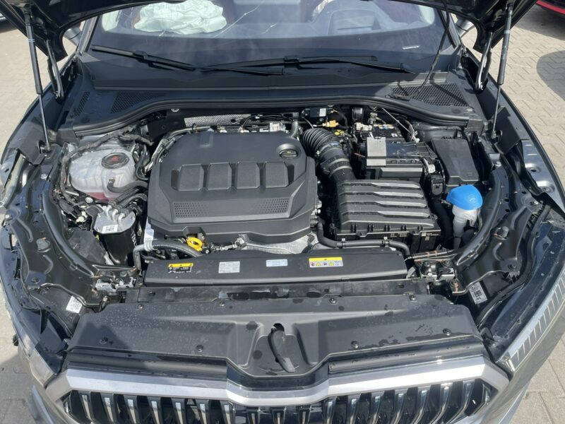 Škoda Superb 4x4 L&K Automat Kamery360 Skóra Hak 193KM IV (2023-)