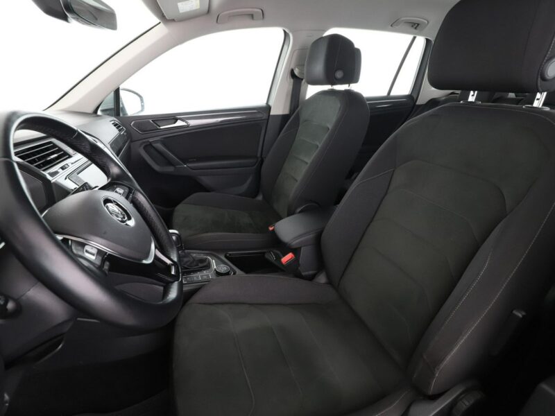 Volkswagen Tiguan 4x4 DSG matrix LED navi klima auto grzane fotele kamera i czujniki par II (2016-2024)