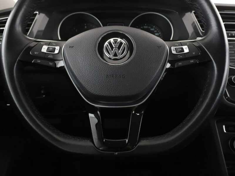 Volkswagen Tiguan 4x4 DSG matrix LED navi klima auto grzane fotele kamera i czujniki par II (2016-2024)