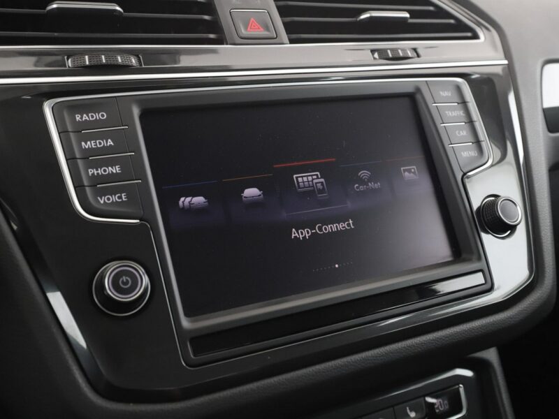 Volkswagen Tiguan 4x4 DSG matrix LED navi klima auto grzane fotele kamera i czujniki par II (2016-2024)