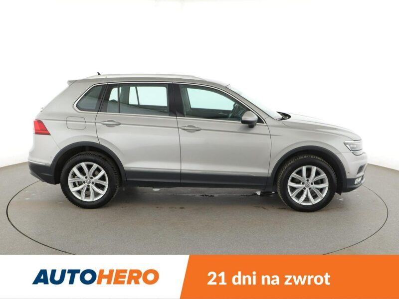 Volkswagen Tiguan 4x4 DSG matrix LED navi klima auto grzane fotele kamera i czujniki par II (2016-2024)