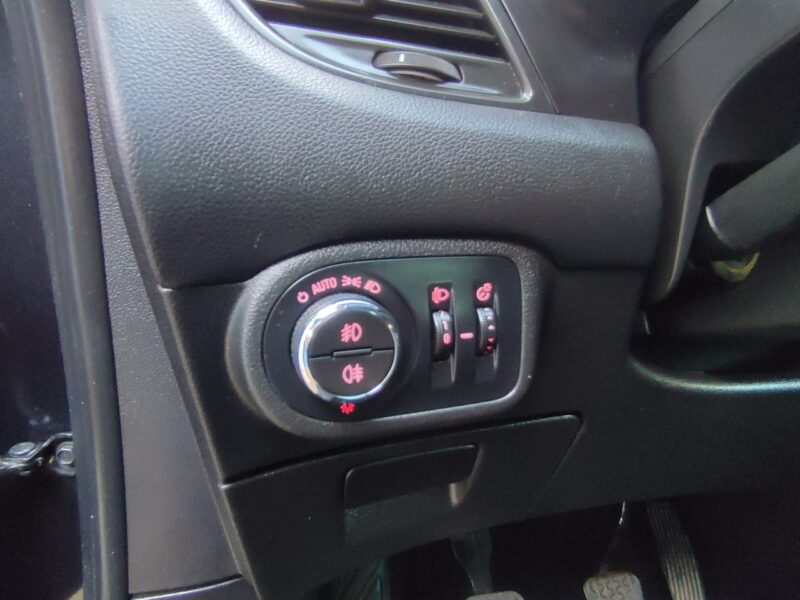 Opel Zafira 7-osób bezwypadkowa wyposażenie Gwarancja C (2011-)