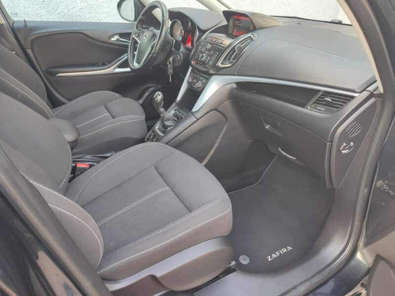 Opel Zafira 7-osób bezwypadkowa wyposażenie Gwarancja C (2011-)