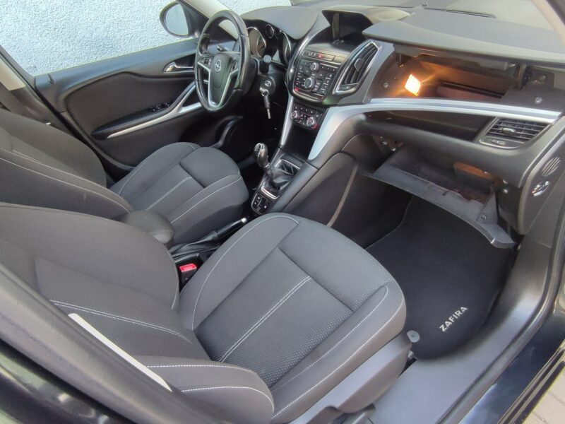 Opel Zafira 7-osób bezwypadkowa wyposażenie Gwarancja C (2011-)