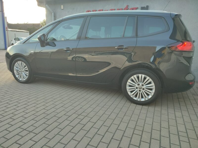 Opel Zafira 7-osób bezwypadkowa wyposażenie Gwarancja C (2011-)