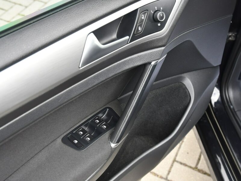 Volkswagen Golf 1,6tdi DUDKI11 Navigacja,Parktronic,Radar,StartStop,Gwarancja VII (2012-)