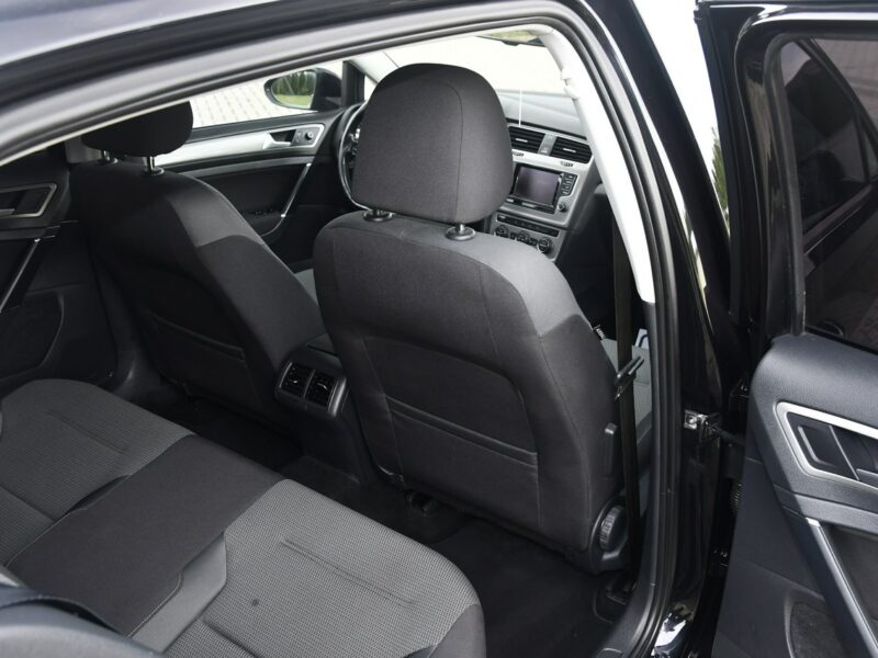 Volkswagen Golf 1,6tdi DUDKI11 Navigacja,Parktronic,Radar,StartStop,Gwarancja VII (2012-)