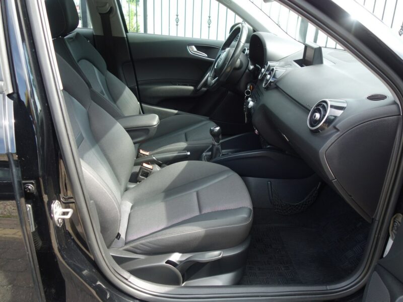 Audi A1 Audi A1 2013 1.4 benzyna 122km dobry stan 8X (2010-)