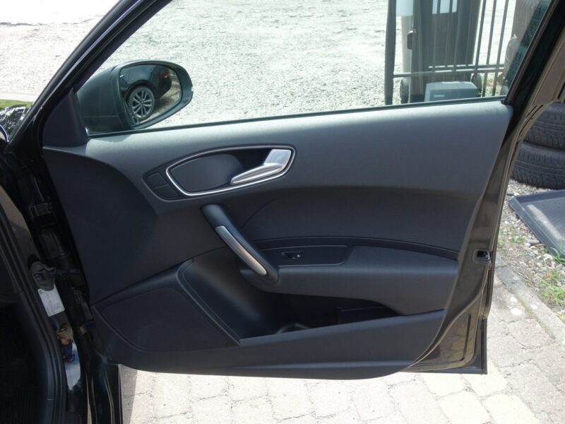 Audi A1 Audi A1 2013 1.4 benzyna 122km dobry stan 8X (2010-)
