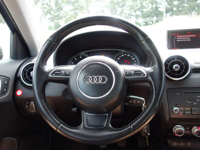 Audi A1 Audi A1 2013 1.4 benzyna 122km dobry stan 8X (2010-)