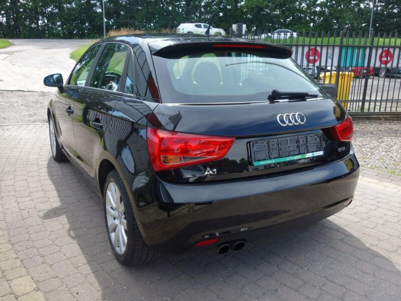 Audi A1 Audi A1 2013 1.4 benzyna 122km dobry stan 8X (2010-)