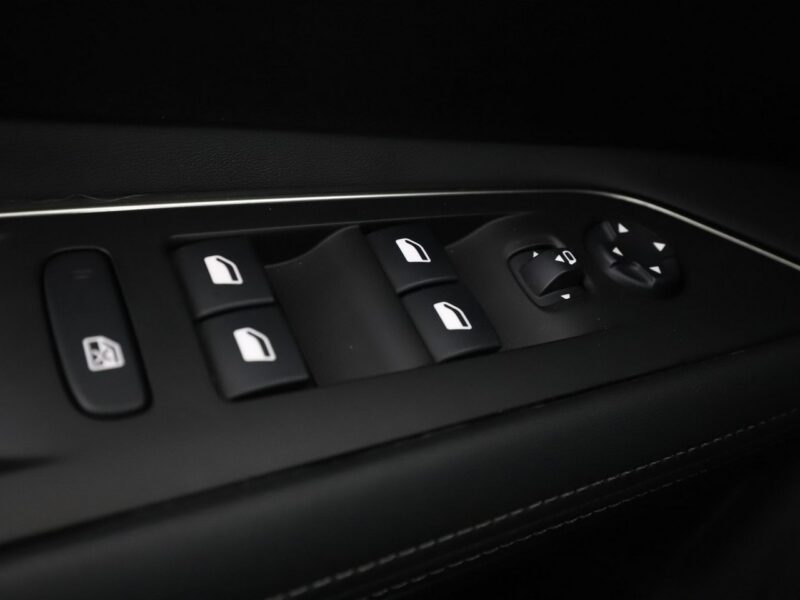Peugeot 3008 Allure Business automat virtual półskóra panorama kamera180 navi tempo II (2016-)