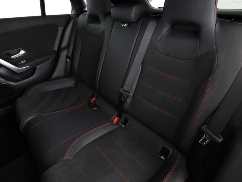 Mercedes CLA 220 FV23% automat full LED skóra/alcantara ambiente light kamery navi II (2019-)