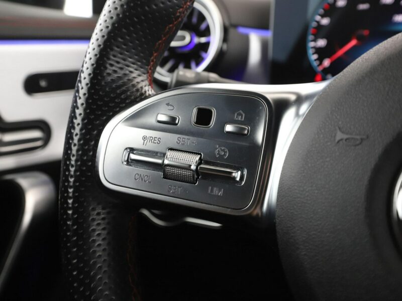 Mercedes CLA 220 FV23% automat full LED skóra/alcantara ambiente light kamery navi II (2019-)