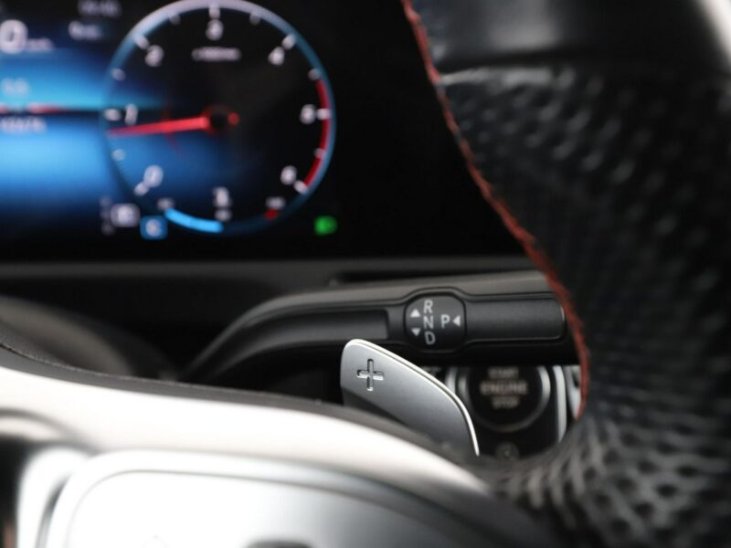 Mercedes CLA 220 FV23% automat full LED skóra/alcantara ambiente light kamery navi II (2019-)