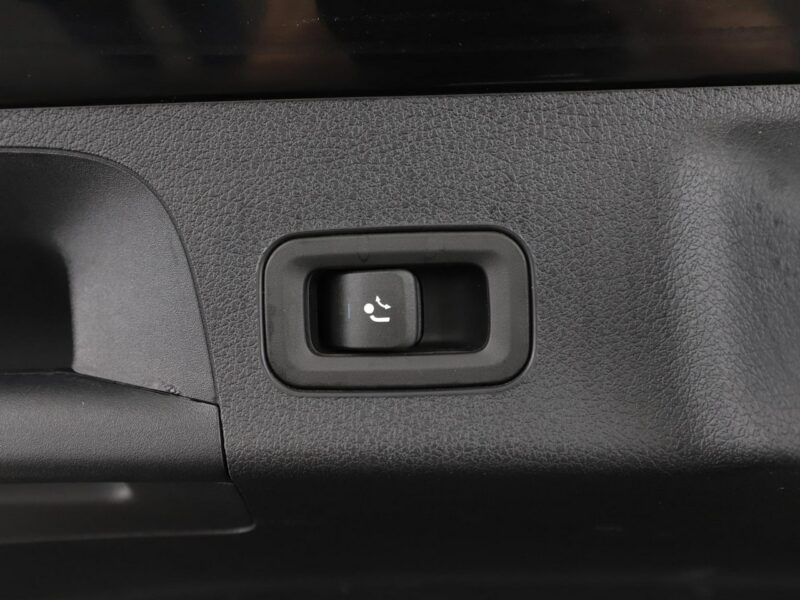 Mercedes CLA 220 FV23% automat full LED skóra/alcantara ambiente light kamery navi II (2019-)