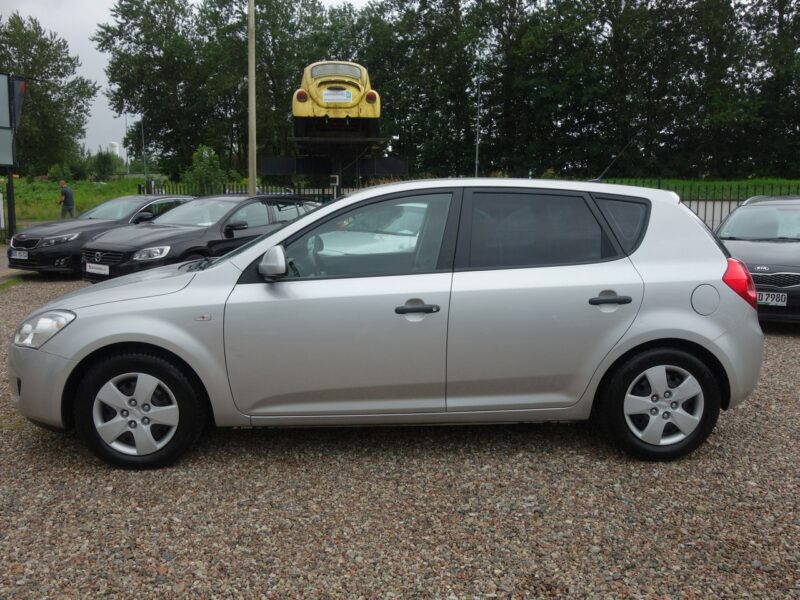 Kia Cee'd KIa ceed 2008 1.4 benzyna 109km 160 tyś przebiegu klima I (2006-2012)