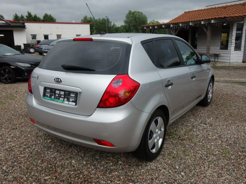 Kia Cee'd KIa ceed 2008 1.4 benzyna 109km 160 tyś przebiegu klima I (2006-2012)