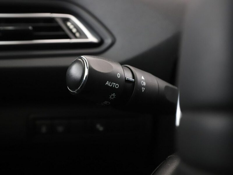 Peugeot 308 GT-Line automat 180KM navi grzane fotele alcantara PDC tempomat FullLE T9 (2014-2021)
