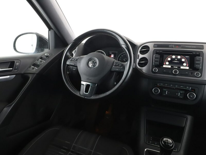 Volkswagen Tiguan BI-Xenon klima auto grzane fotele hak navi bluetooth I (2007-2016)