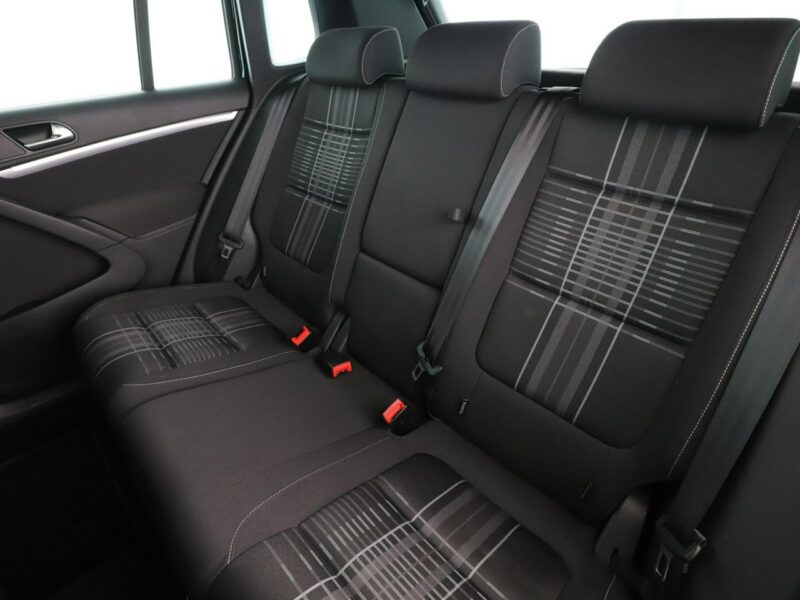 Volkswagen Tiguan BI-Xenon klima auto grzane fotele hak navi bluetooth I (2007-2016)