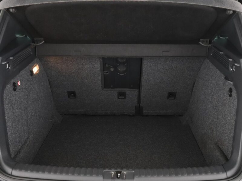 Volkswagen Tiguan BI-Xenon klima auto grzane fotele hak navi bluetooth I (2007-2016)