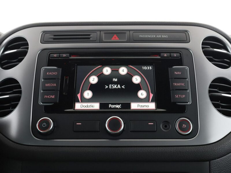 Volkswagen Tiguan BI-Xenon klima auto grzane fotele hak navi bluetooth I (2007-2016)
